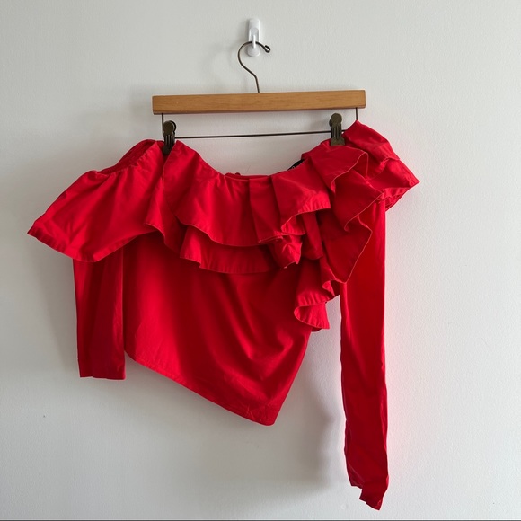 Get Dramatic Red Top - Picture 4 of 6